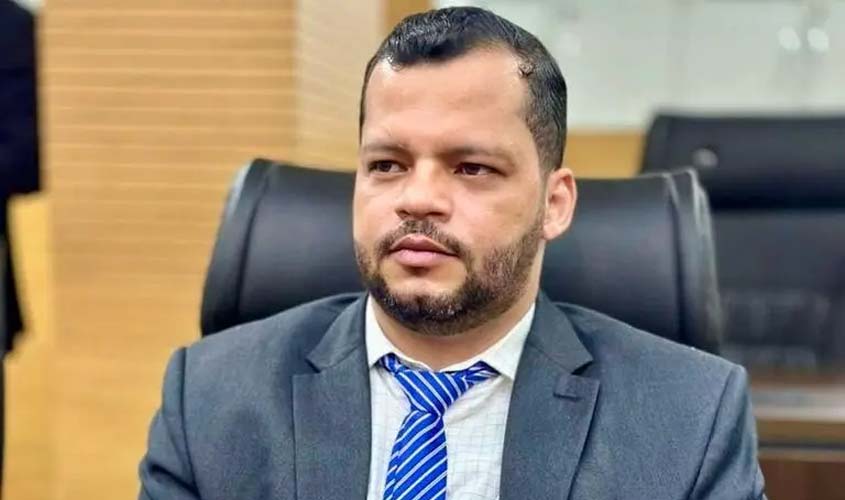 Justiça multa responsável por perfil em R$ 7,5 mil por montagem contra candidato