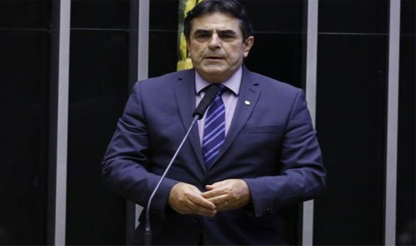 Proposta permite cassar aposentadoria de político condenado por corrupção  