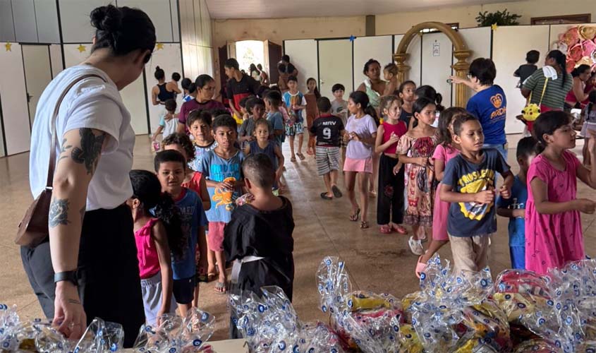 Cosme e Damião antecipa Dia das Crianças na Vila Princesa