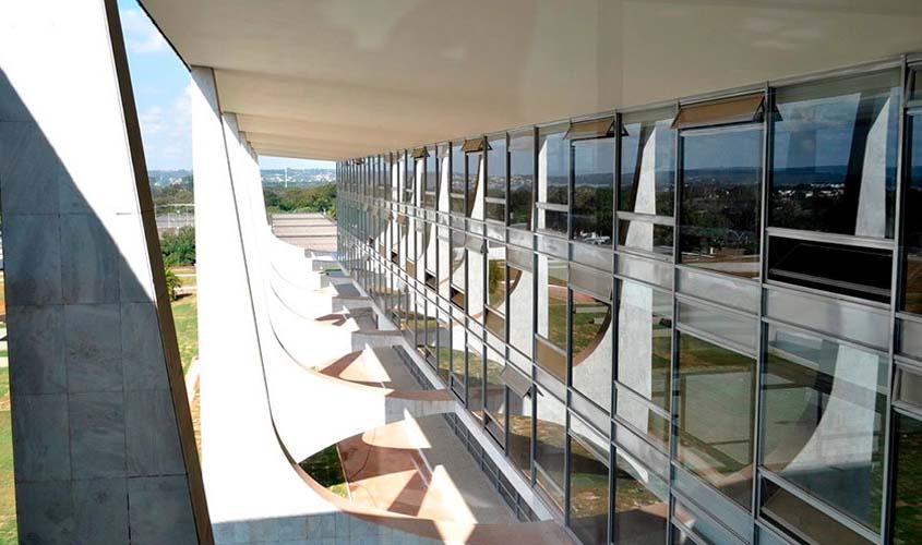 Lei endurece punição por fornecer droga ou álcool a menor