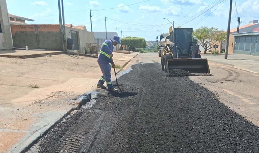 População aprova tapa-buracos em Ji-Paraná