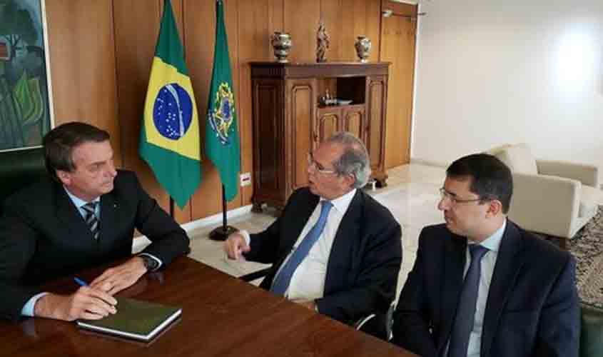 Brasil terá vacina contra Covid-19 de graça e não obrigatória, diz Bolsonaro