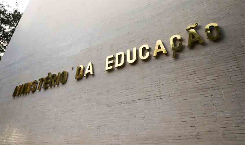 MEC muda para 1º de março aulas presenciais nas universidades federais