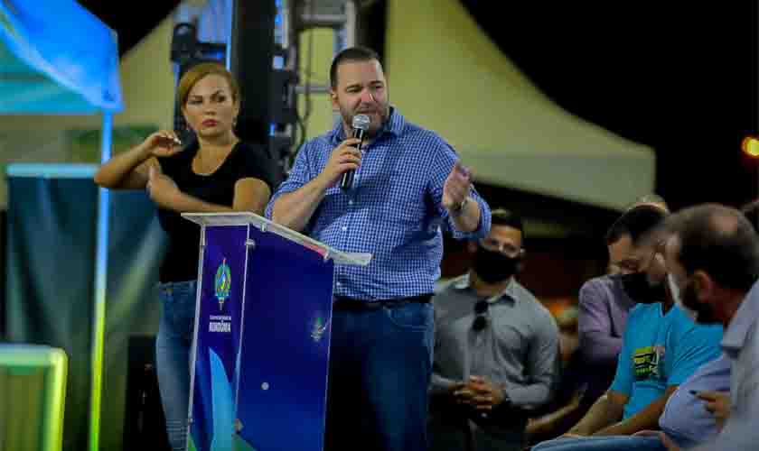 Presidente Alex Redano participa do lançamento do Tchau Poeira e Governo na Cidade, em Porto Velho