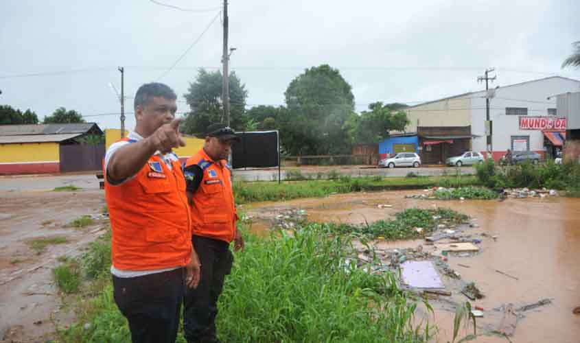 Defesa Civil Municipal presta apoio à população após chuva forte em Porto Velho