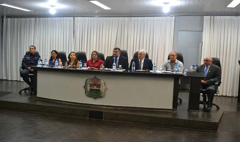 Dr. Lauro comemora implantação da Escola Cívica Militar em Rolim de Moura