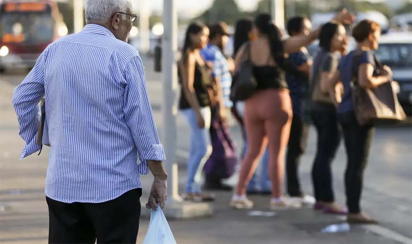 Teto do INSS sobe para R$ 8.475,55 em 2026