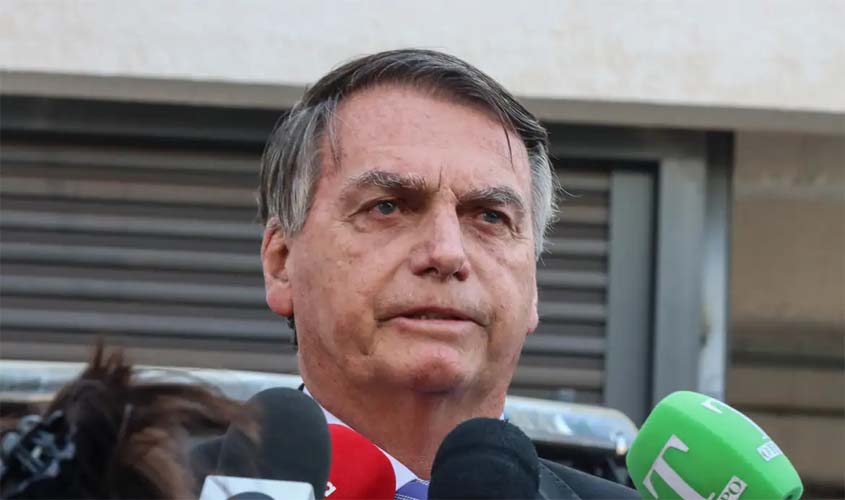 TSE multa Bolsonaro em R$ 15 mil por notícias falsas contra Lula 