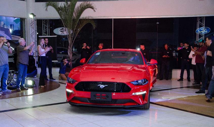 Mega Veículos realiza lançamento do Ford Mustang, o mito da esportividade