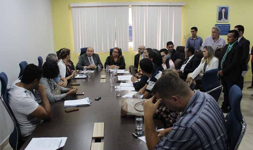 Pauta de reivindicação dos trabalhadores municipais é discutida Câmara Municipal de Porto Velho