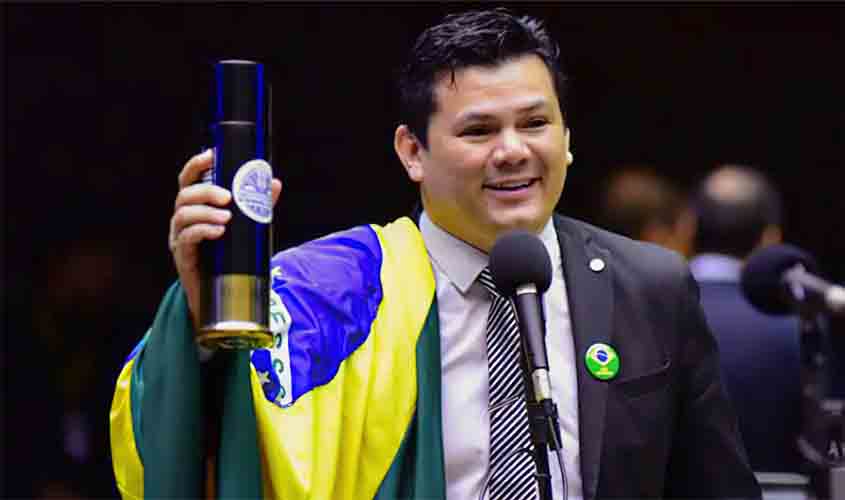 AGU pede investigação de deputado por declarações contra Lula