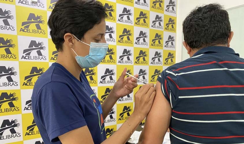 Comunidade surda é contemplada com vacinação exclusiva em Porto Velho