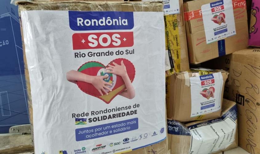 Pessoas de todas as regiões de Porto Velho comparecem ao Prédio do Relógio para doações