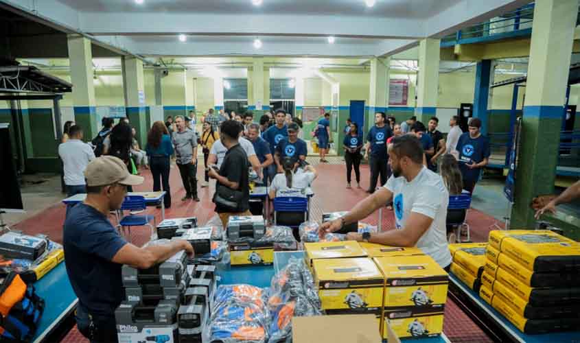 VENCER: População recebe kits profissionais do governo de RO e apoio para transformação de vida