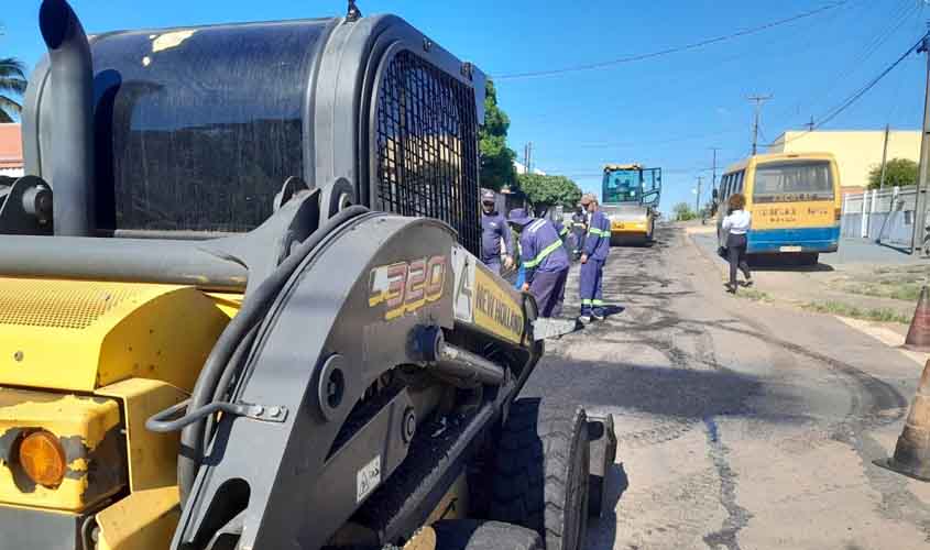 Bairro Santiago recebe equipe da Semosp com manutenção em ruas e avenidas