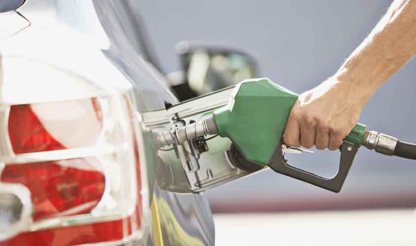 Mantida justa causa de motorista que tentou abastecer carro particular com cartão corporativo