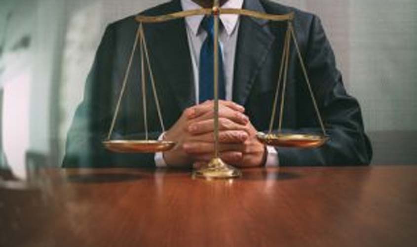 Em defesa da dignidade da advocacia