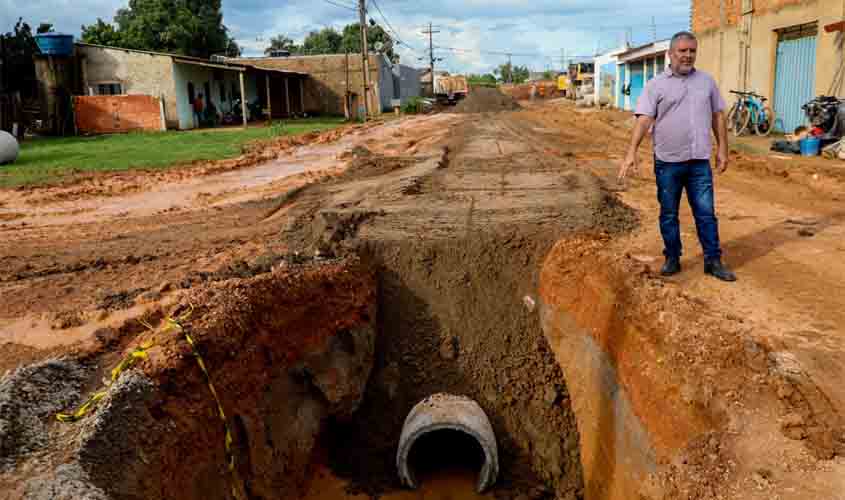 Vereador Fogaça cobra retomada de obras paralisadas do programa Tchau Poeira no bairro Três Marias/Lagoinha