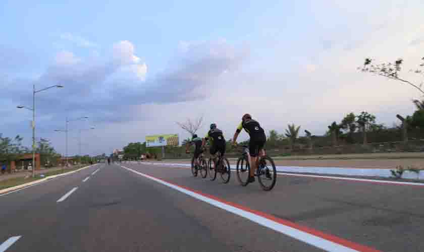 Prefeitura instala ciclofaixa no Espaço Alternativo