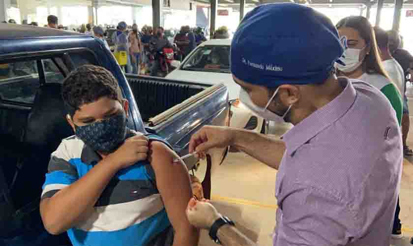 Em Cacoal, 2,7 mil pessoas recebem a primeira dose da vacina contra covid-19 durante ação do Governo de Rondônia