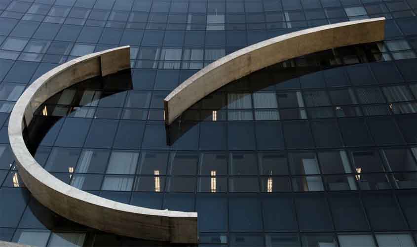 TST anula dispensa imotivada de servidora concursada celetista em estágio probatório