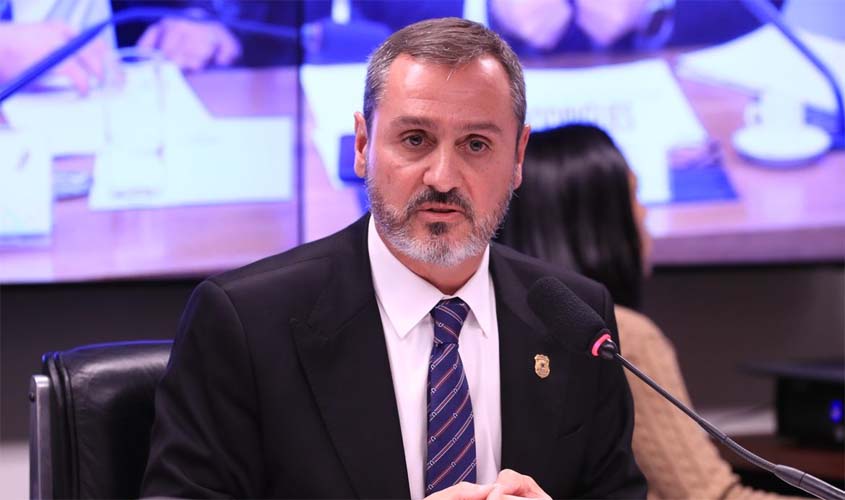 Dino determina retorno de Andrei Rodrigues ao comando da PF