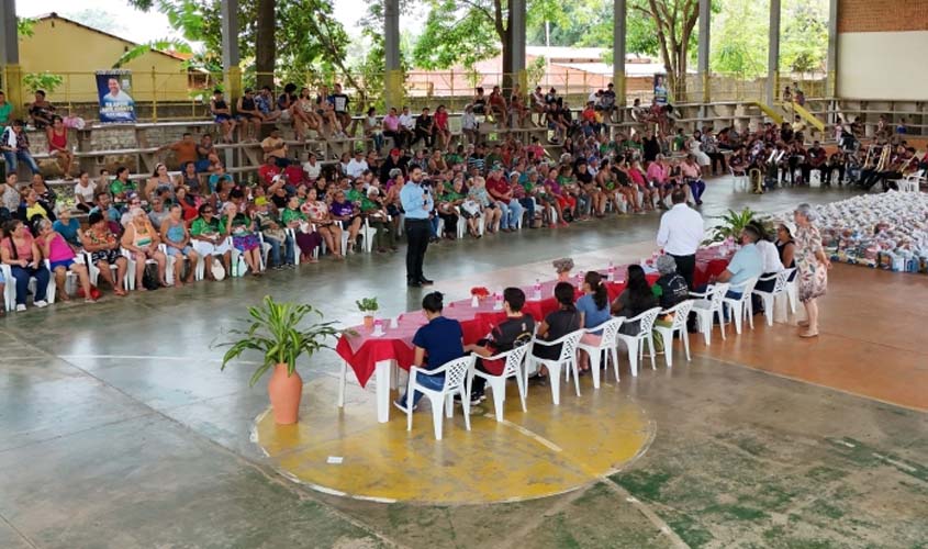 Redano participa da entrega de 3 mil cestas básicas em PVH