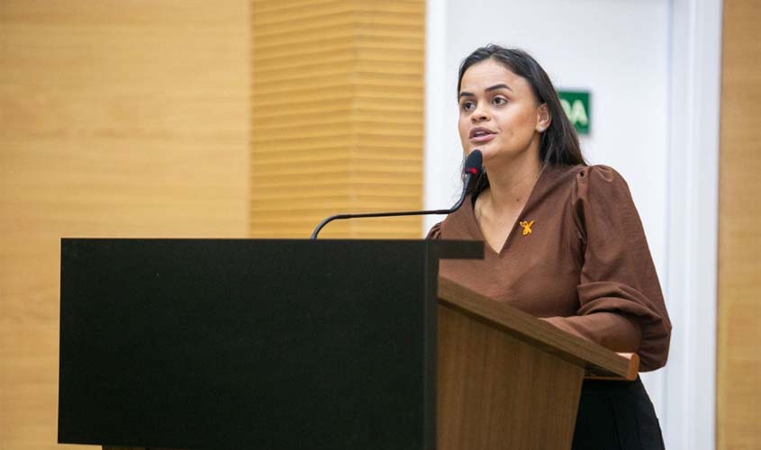 Enchente do Rio Madeira: Taíssa pede dados sobre apoio a famílias