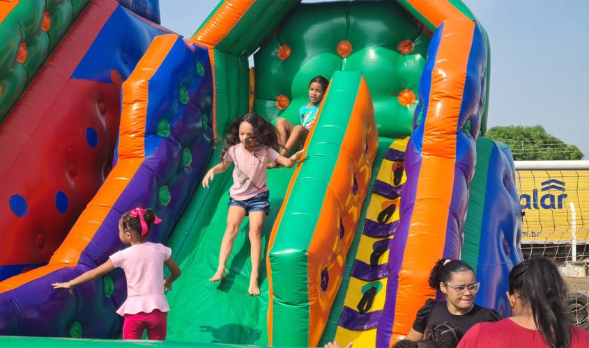 Jaru realiza Festa Criança Feliz com transporte gratuito