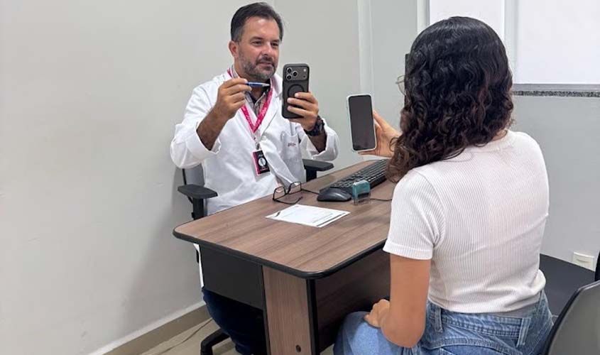 Uso de telas pode causar dores musculares e articulares