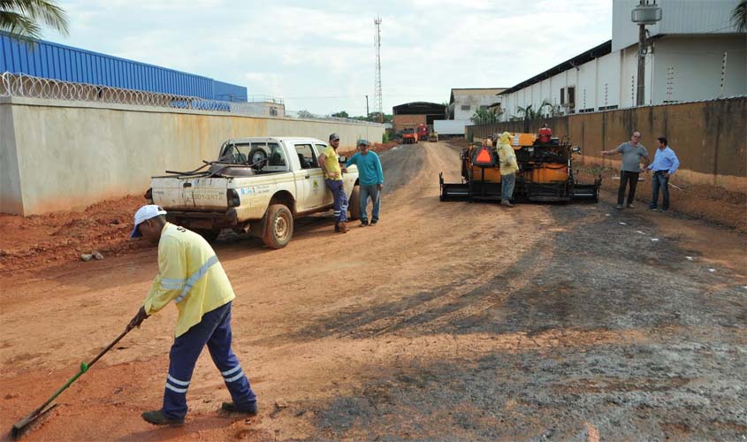 INFRAESTRUTURA - Prefeitura inicia asfaltamento  de ruas no bairro Eldorado