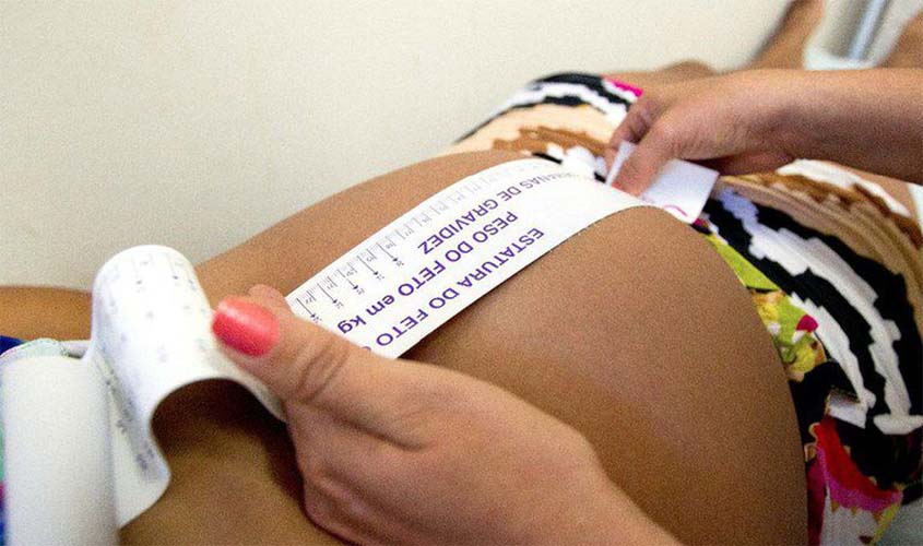 Transmissão da sífilis em bebês pode ser resultado de pré-natal tardio