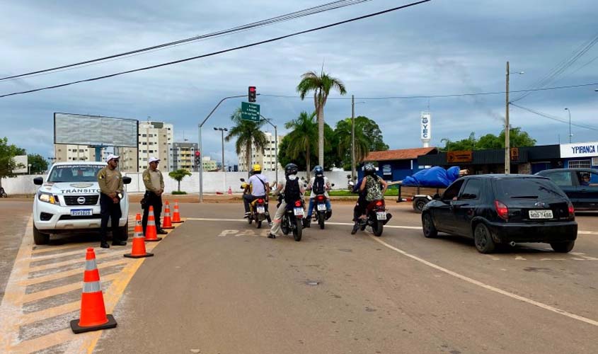Semtran monitora cruzamento da avenida Imigrantes com Estrada da Penal, após implantação de semáforo