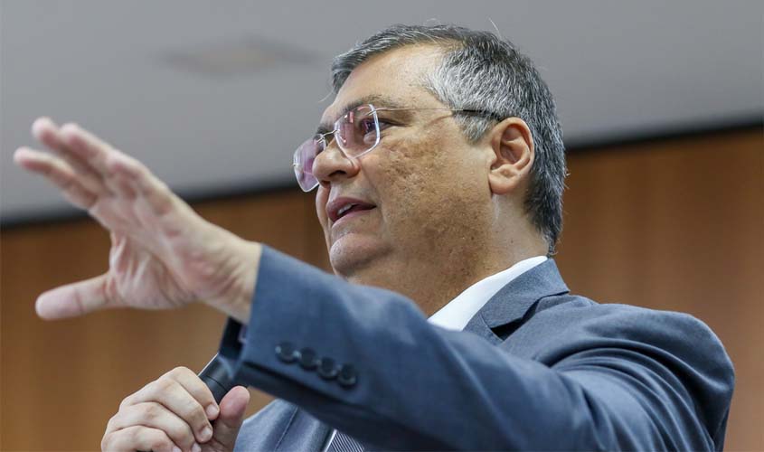 PF é independente para apurar suspeita de terrorismo, garante Dino