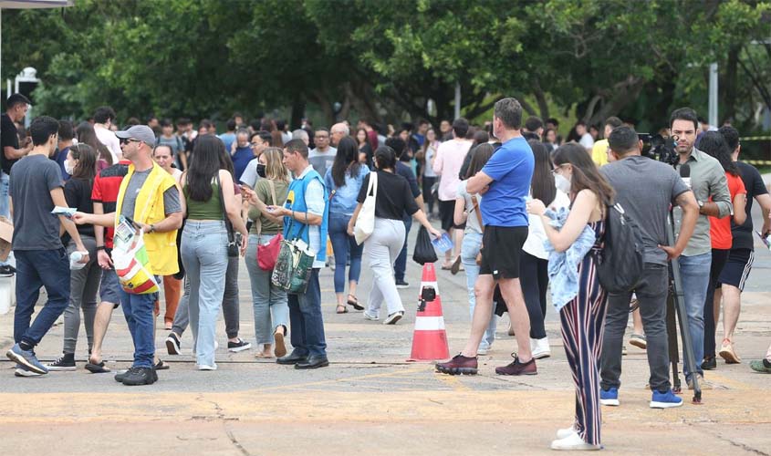 Provas do Enem são reaplicadas hoje e amanhã a 3,2 mil estudantes