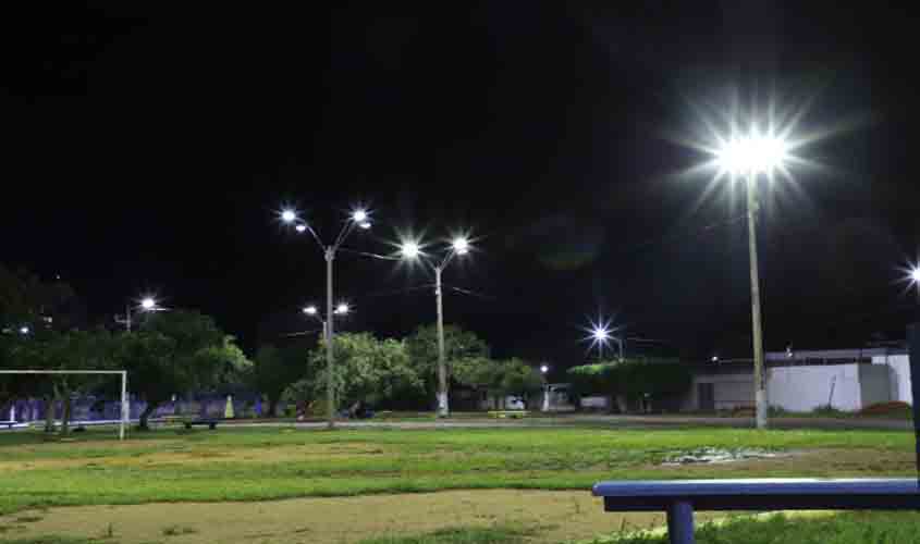 Prefeitura inaugura nova iluminação da Praça do Conjunto Santo Antônio