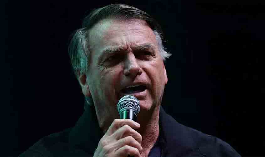 Aliados tentam convencer Bolsonaro a apoiar Tarcísio em 2026