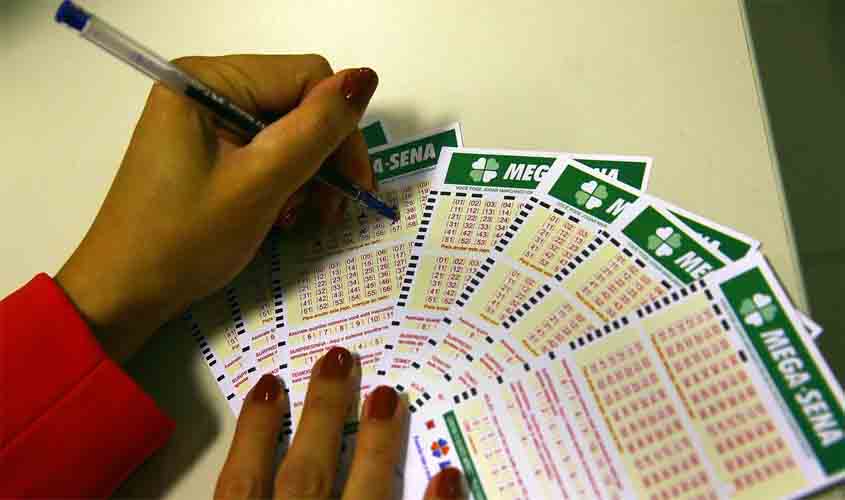 Sorteio da mega-sena pode pagar R$ 27 milhões neste sábado