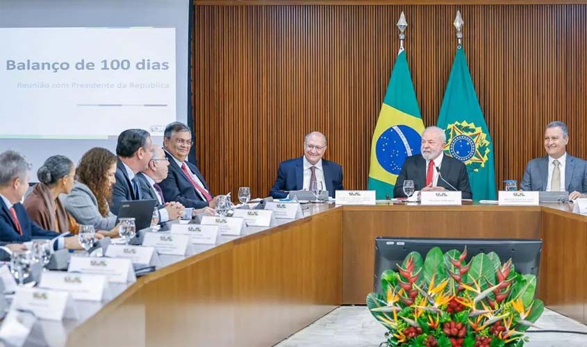 Os cem dias de governo no arcabouço do combate à desinformação