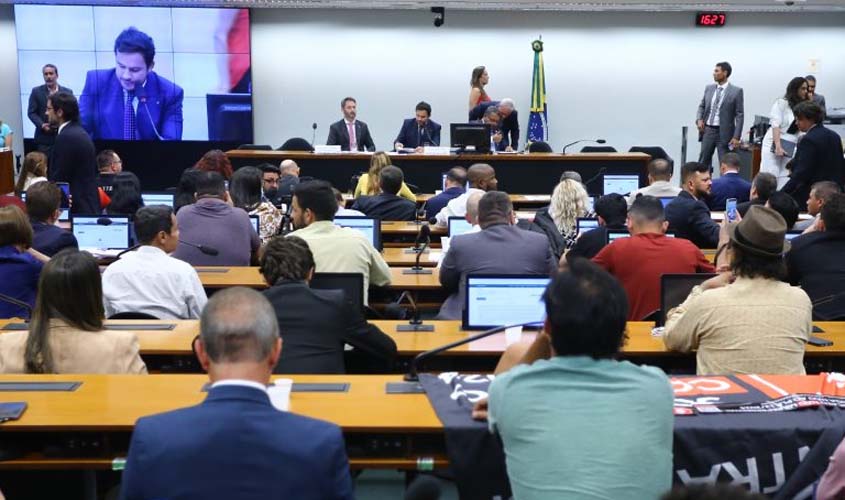 Deputados anunciam acordo para votar em junho a regulamentação do trabalho de motoristas de aplicativo 
