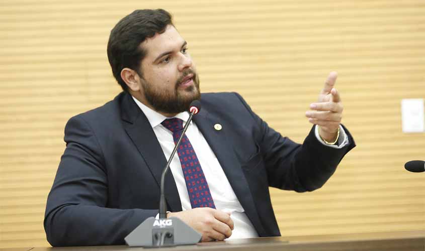 Gabinete do deputado Jean Oliveira esclarece sobre sumiço de assessor