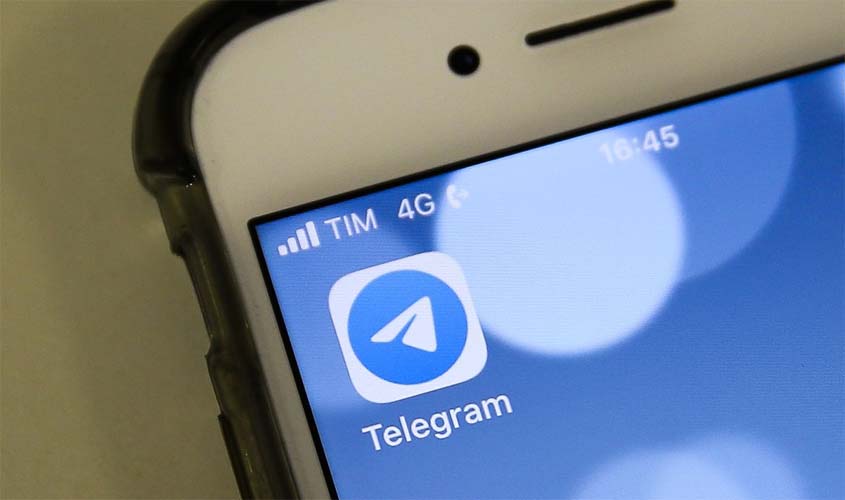Idec pede multa ao Telegram por mensagem contra PL das Fake News