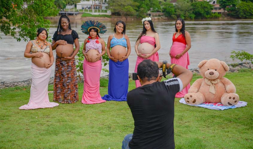 Semasf realiza ensaio fotográfico com mulheres do Mamãe Cheguei