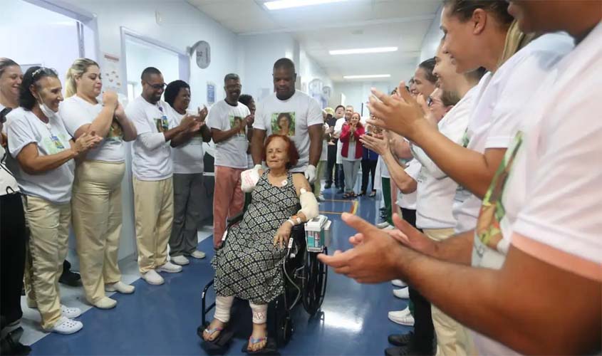 Justiça torna réus tutores de cães que atacaram escritora