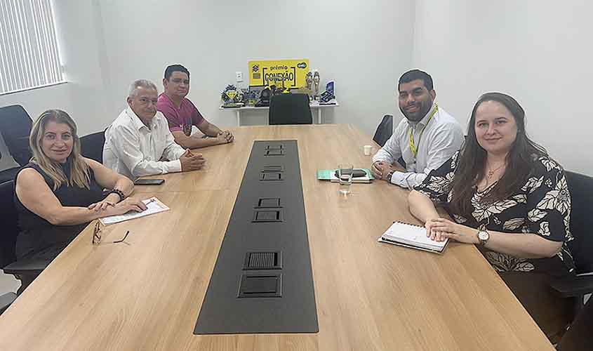 Em reunião com novo titular da Super BB, SEEB-RO cobra soluções para questões de emprego, saúde e segurança do funcionalismo