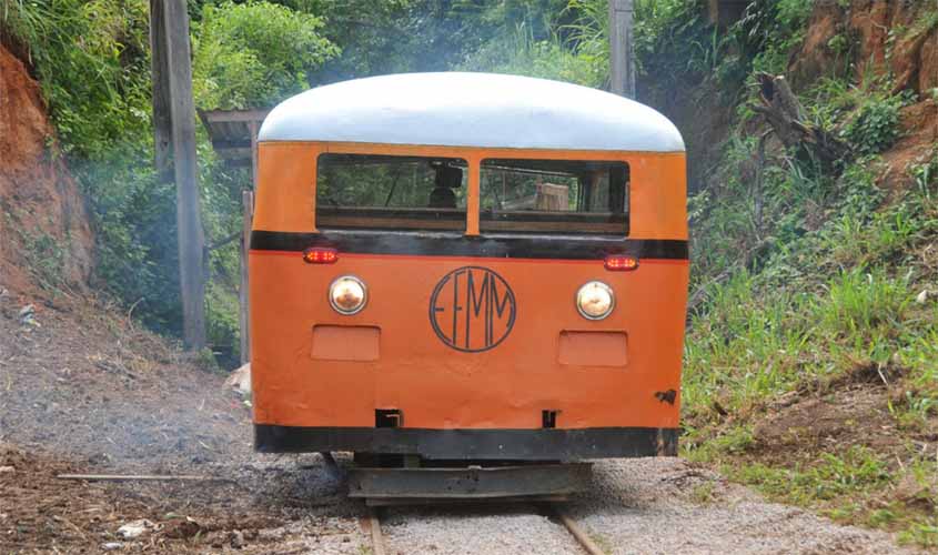 Com mais de 100 anos de existência, litorina volta a andar nos trilhos da Estrada de Ferro Madeira-Mamoré