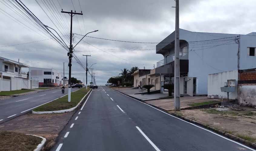 Recapeamento asfáltico de 11 km reforça segurança na trafegabilidade em ruas Cacoal com ações do 'Tchau Poeira'