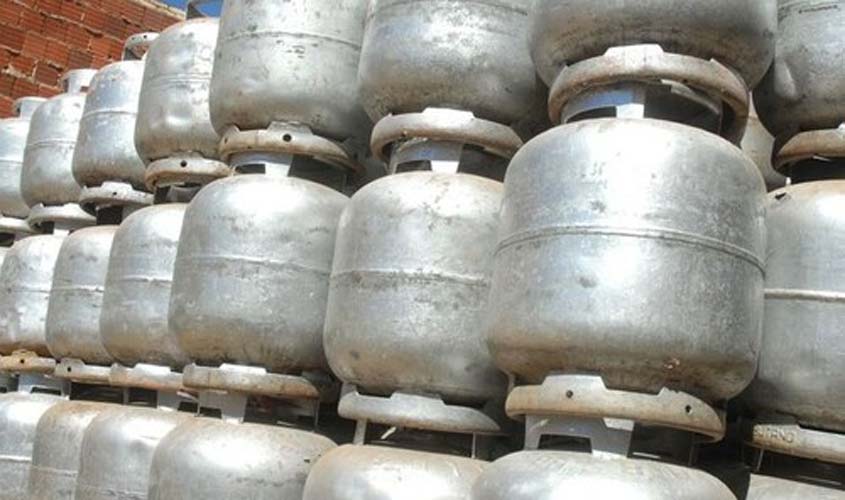 Redução do preço do gás de cozinha em 21,3% anunciada pela Petrobras não é sentida pelo consumidor