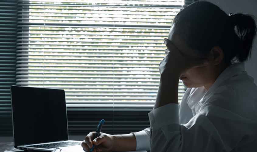 Frigorífico vai indenizar vendedora dispensada ao voltar de licença por depressão