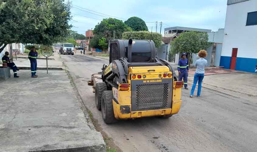Moradores comemoram recuperação de ruas
